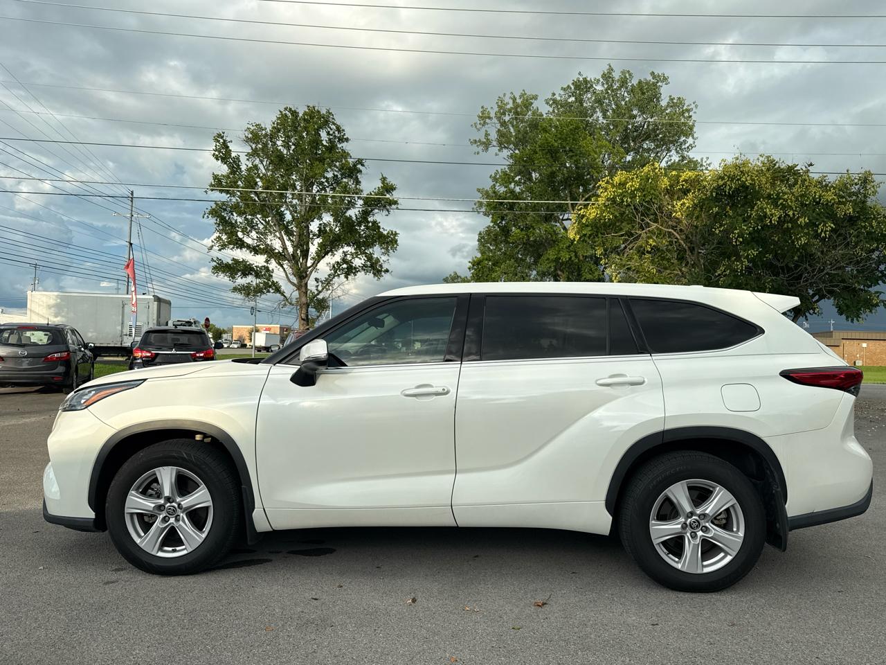 Toyota Highlander LE FWD (Natl) 2020