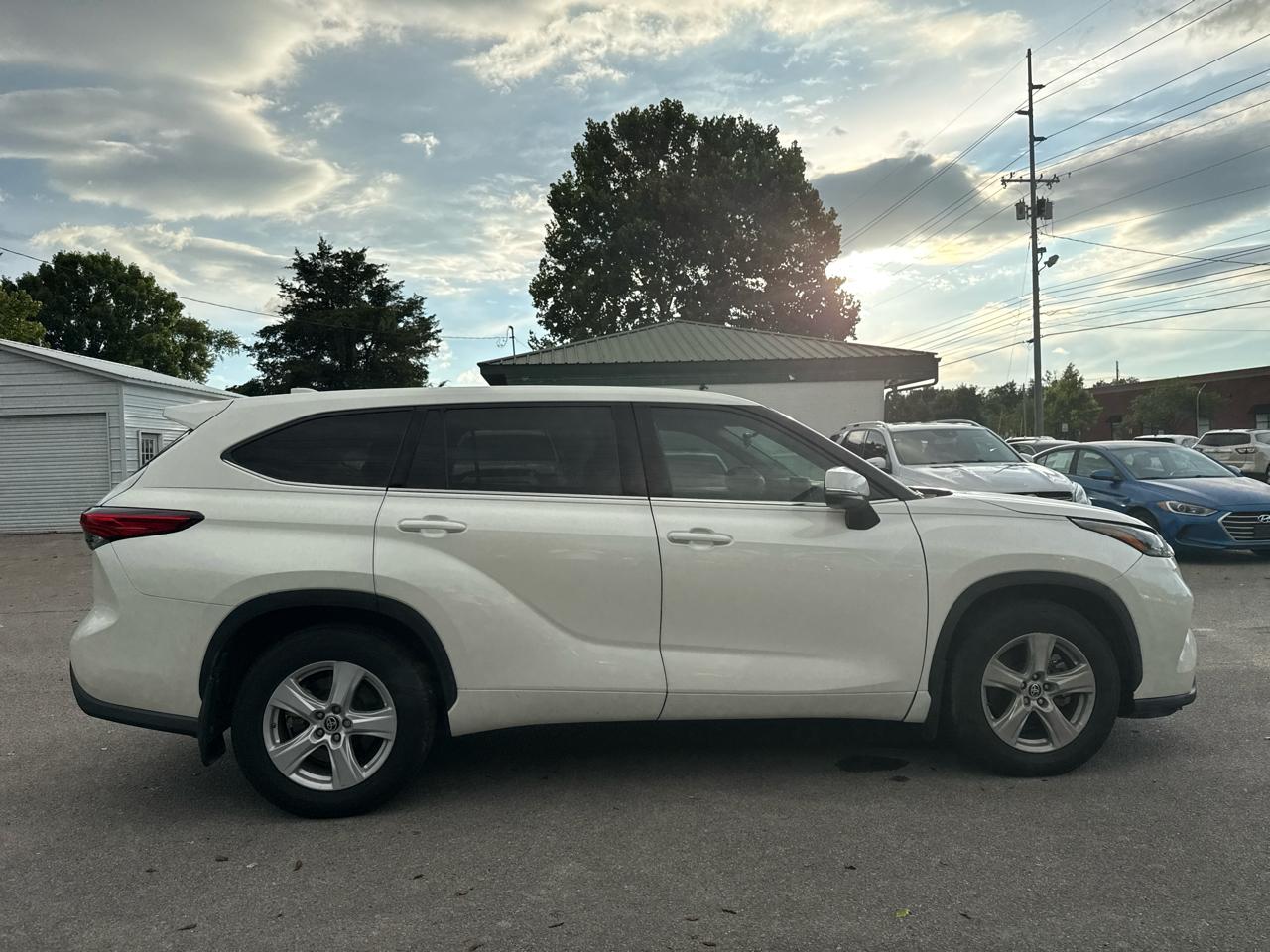 Toyota Highlander LE FWD (Natl) 2020