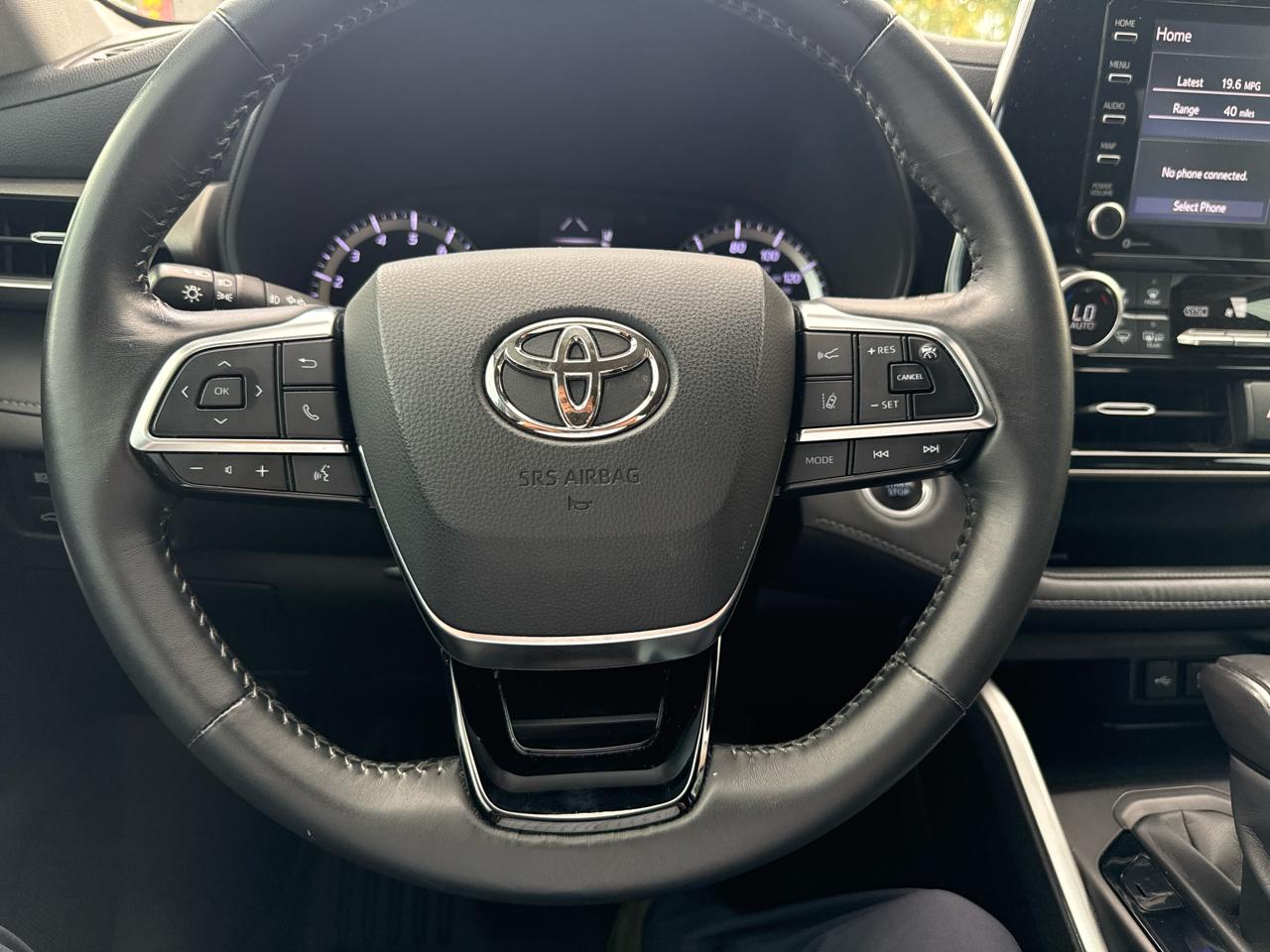 Toyota Highlander LE FWD (Natl) 2020