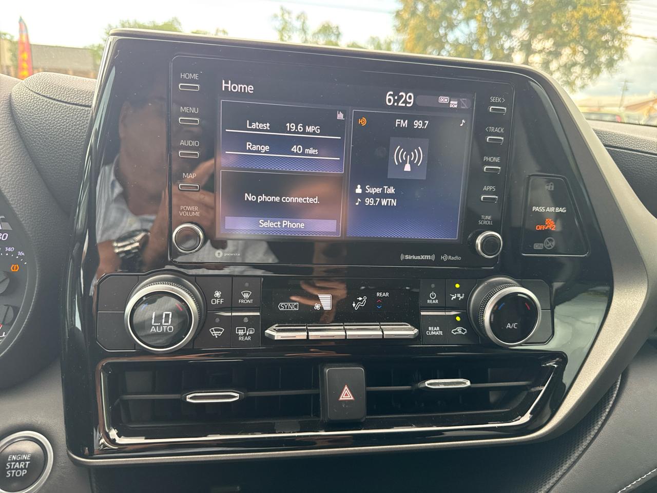 Toyota Highlander LE FWD (Natl) 2020