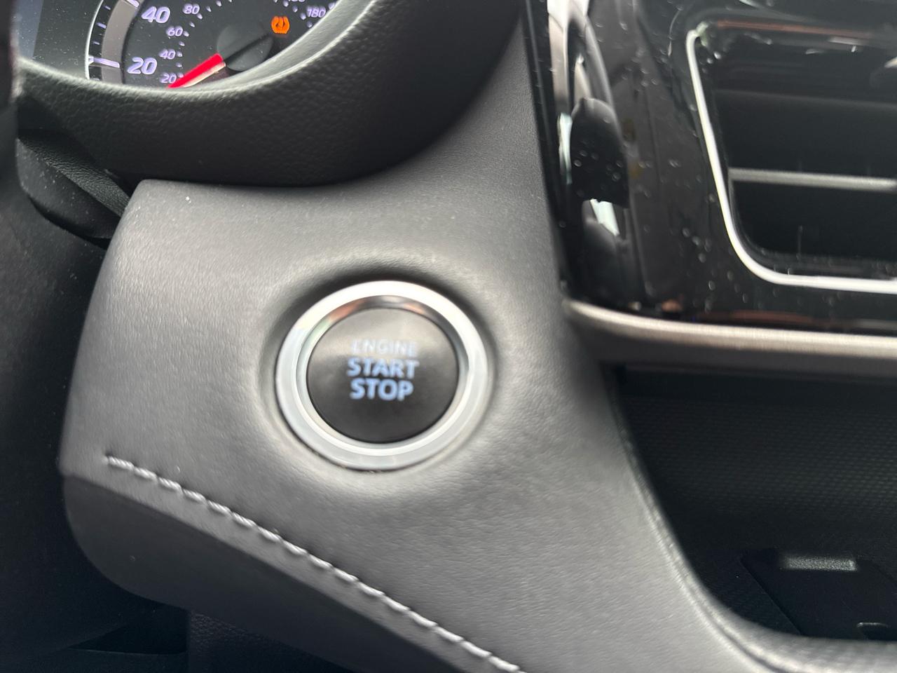 Toyota Highlander LE FWD (Natl) 2020