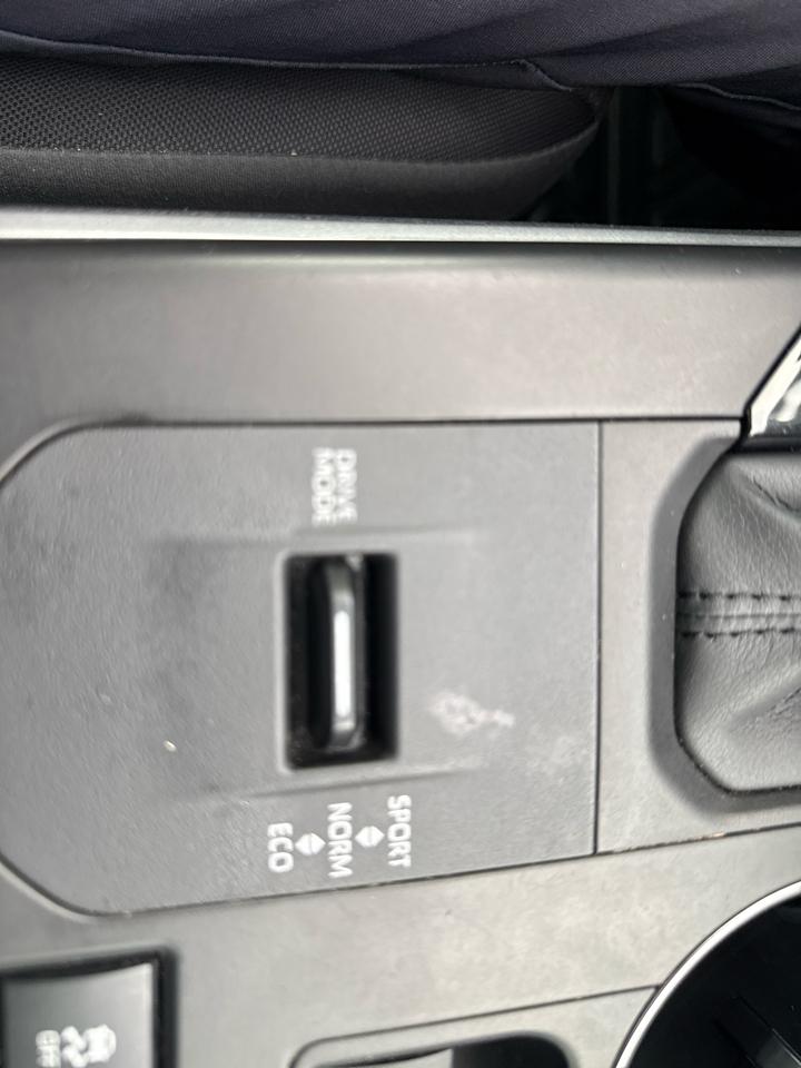 Toyota Highlander LE FWD (Natl) 2020