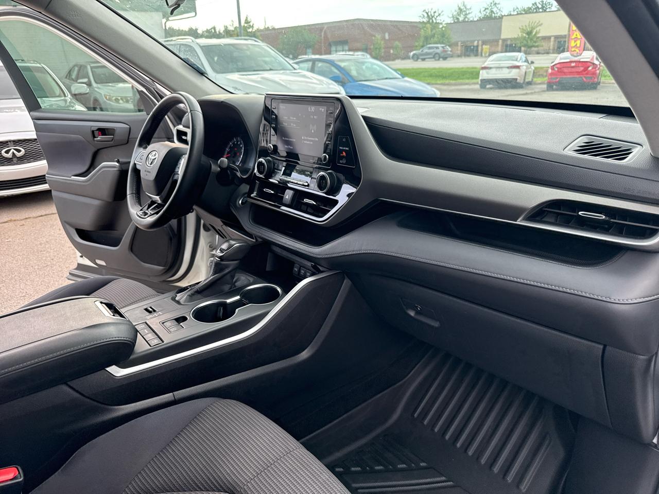 Toyota Highlander LE FWD (Natl) 2020