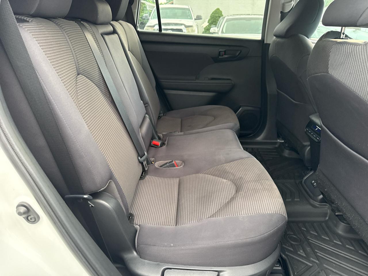 Toyota Highlander LE FWD (Natl) 2020