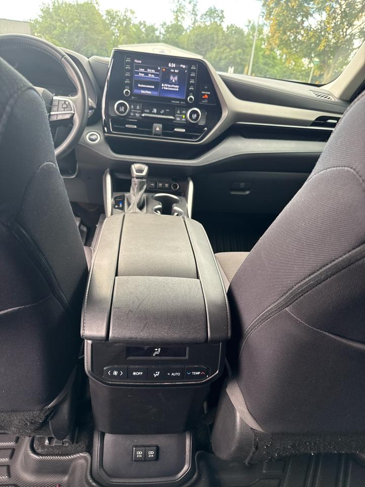 Toyota Highlander LE FWD (Natl) 2020