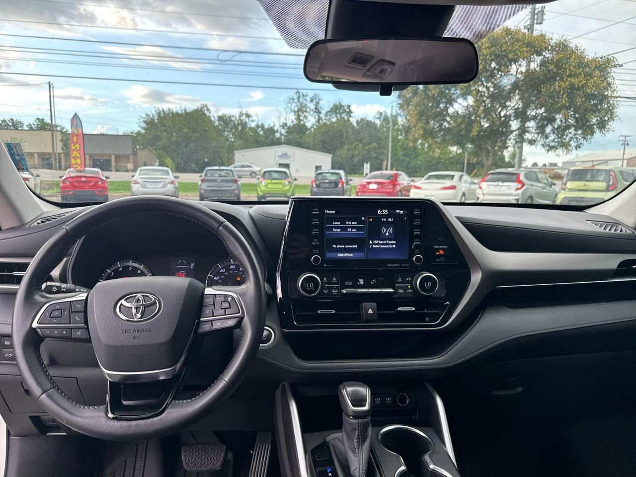 Toyota Highlander LE FWD (Natl) 2020