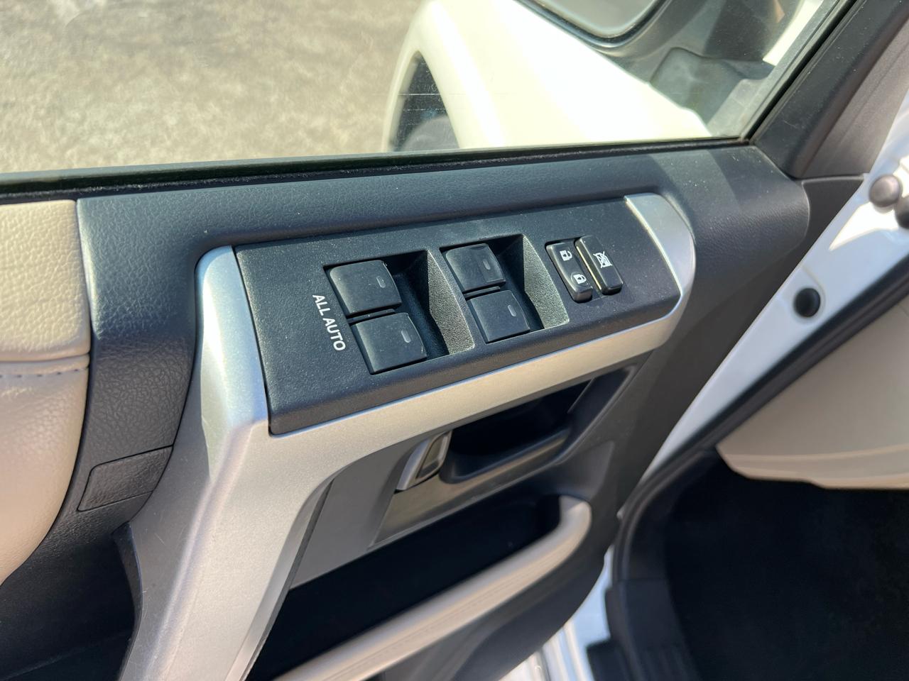 Toyota 4Runner RWD 4dr V6 Limited (Natl) 2013