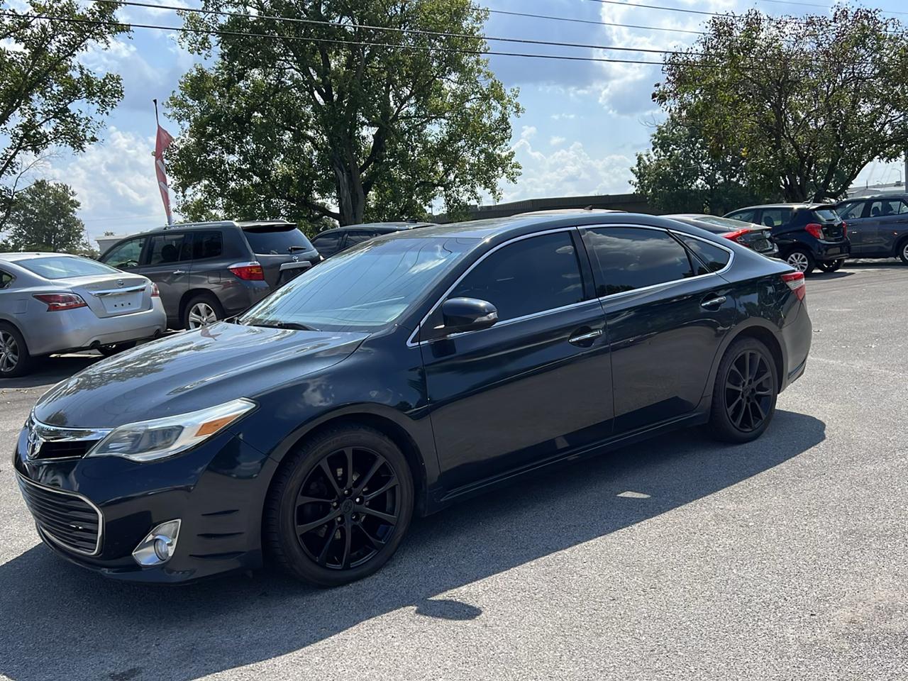 Toyota Avalon photo 2