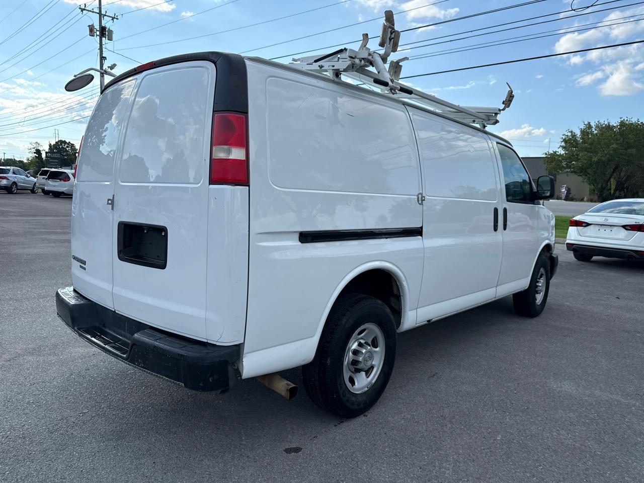Chevrolet Express Cargo Van RWD 2500 135" 2012