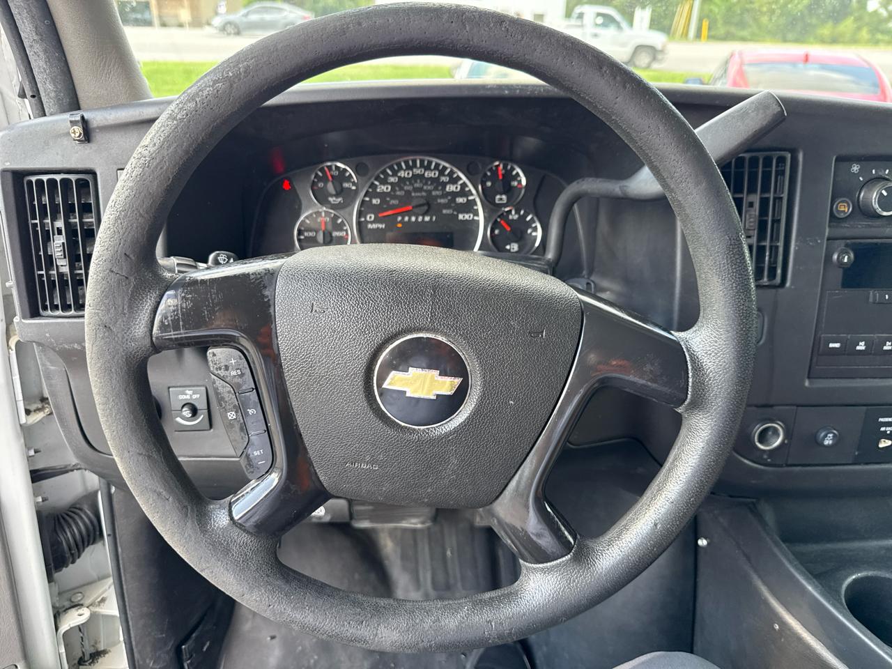 Chevrolet Express Cargo Van RWD 2500 135" 2012