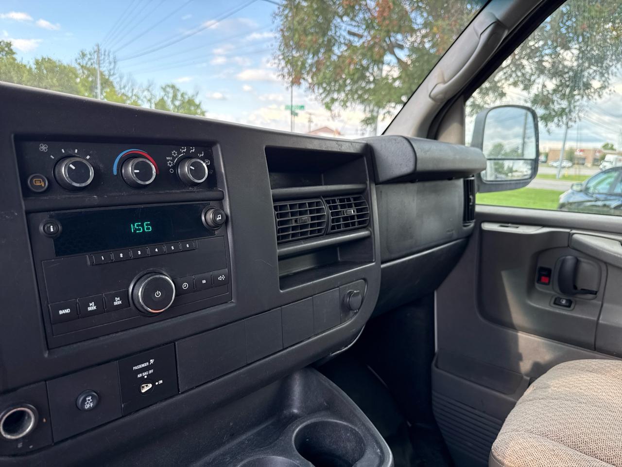 Chevrolet Express Cargo Van RWD 2500 135" 2012