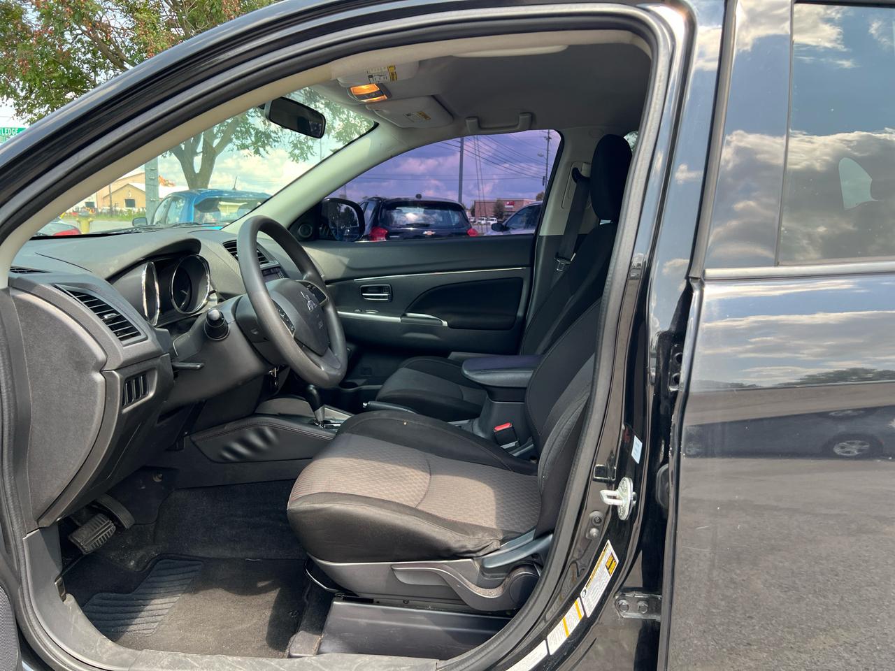 Mitsubishi Outlander Sport ES 2.0 CVT 2019