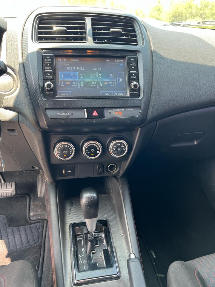 Mitsubishi Outlander Sport ES 2.0 CVT 2019