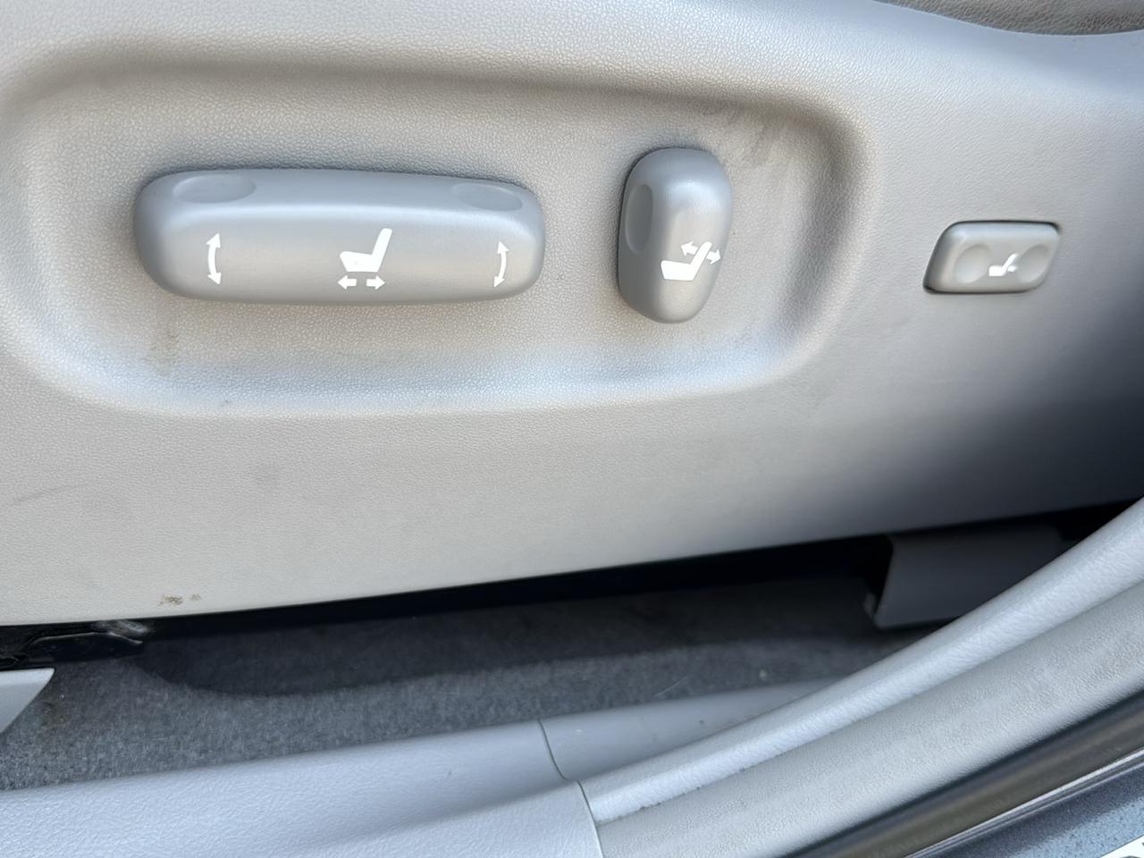 Toyota Highlander 4WD 4dr V6 Limited (Natl) 2010