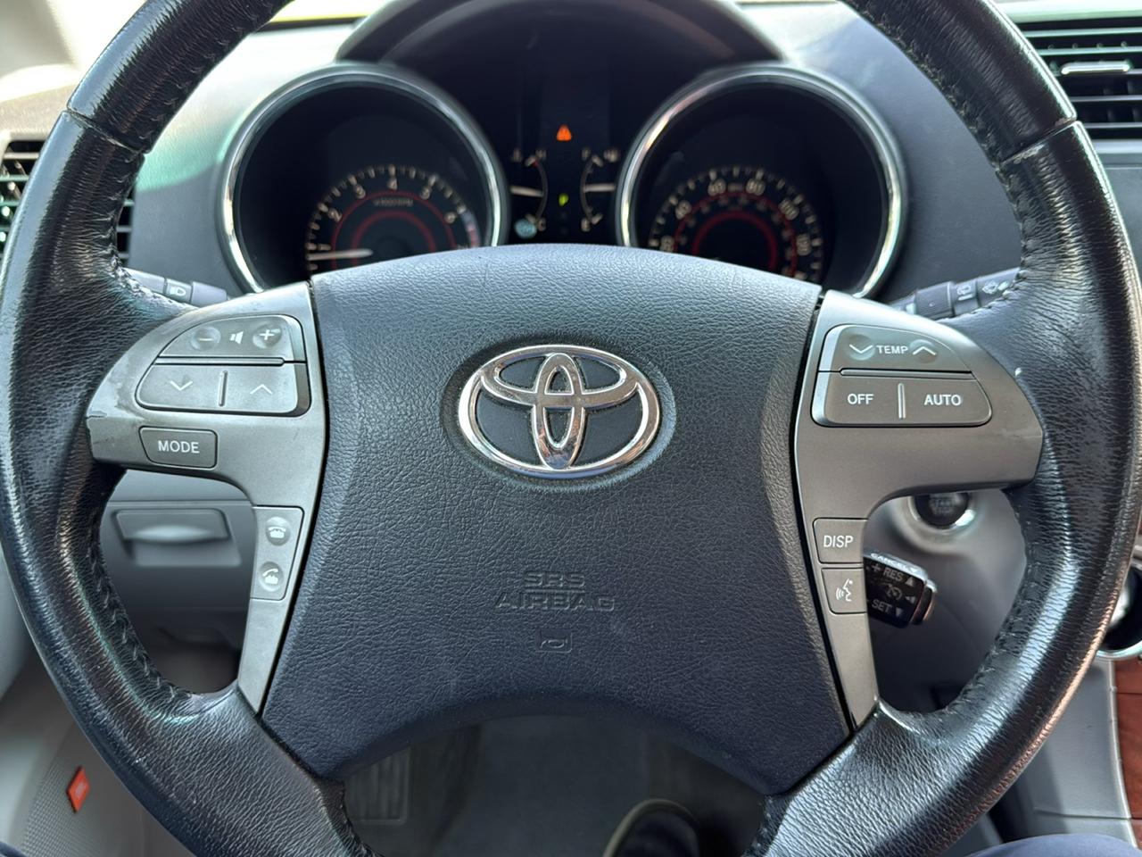Toyota Highlander 4WD 4dr V6 Limited (Natl) 2010