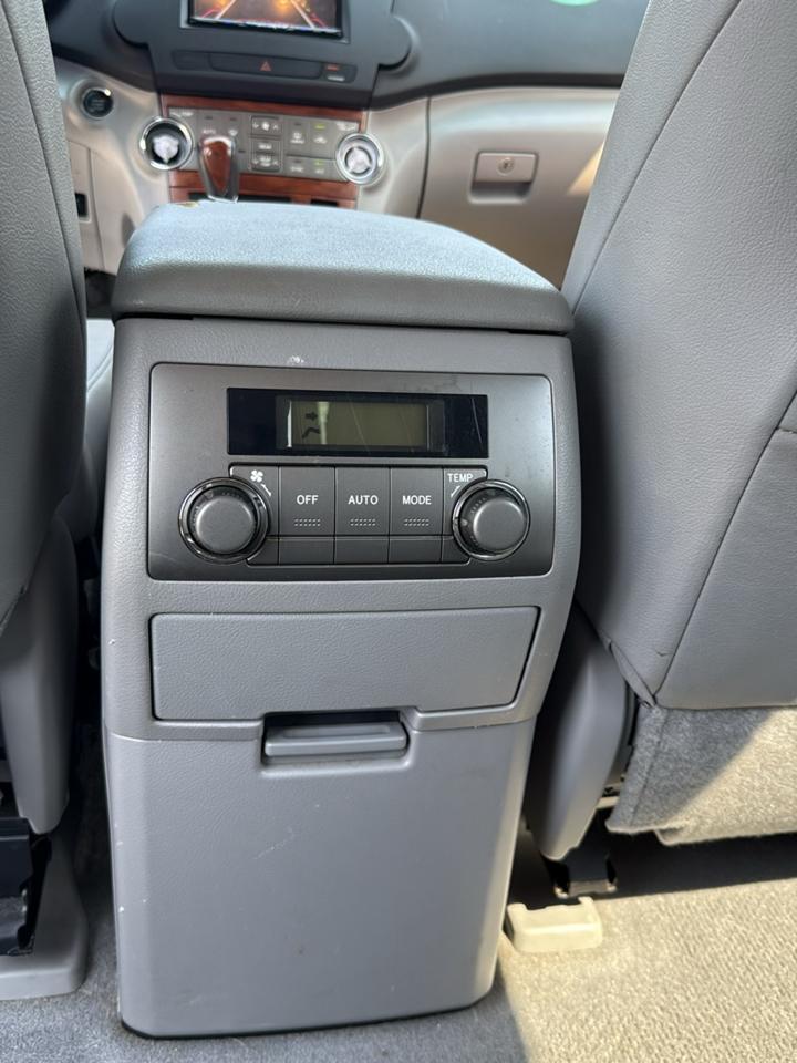 Toyota Highlander 4WD 4dr V6 Limited (Natl) 2010