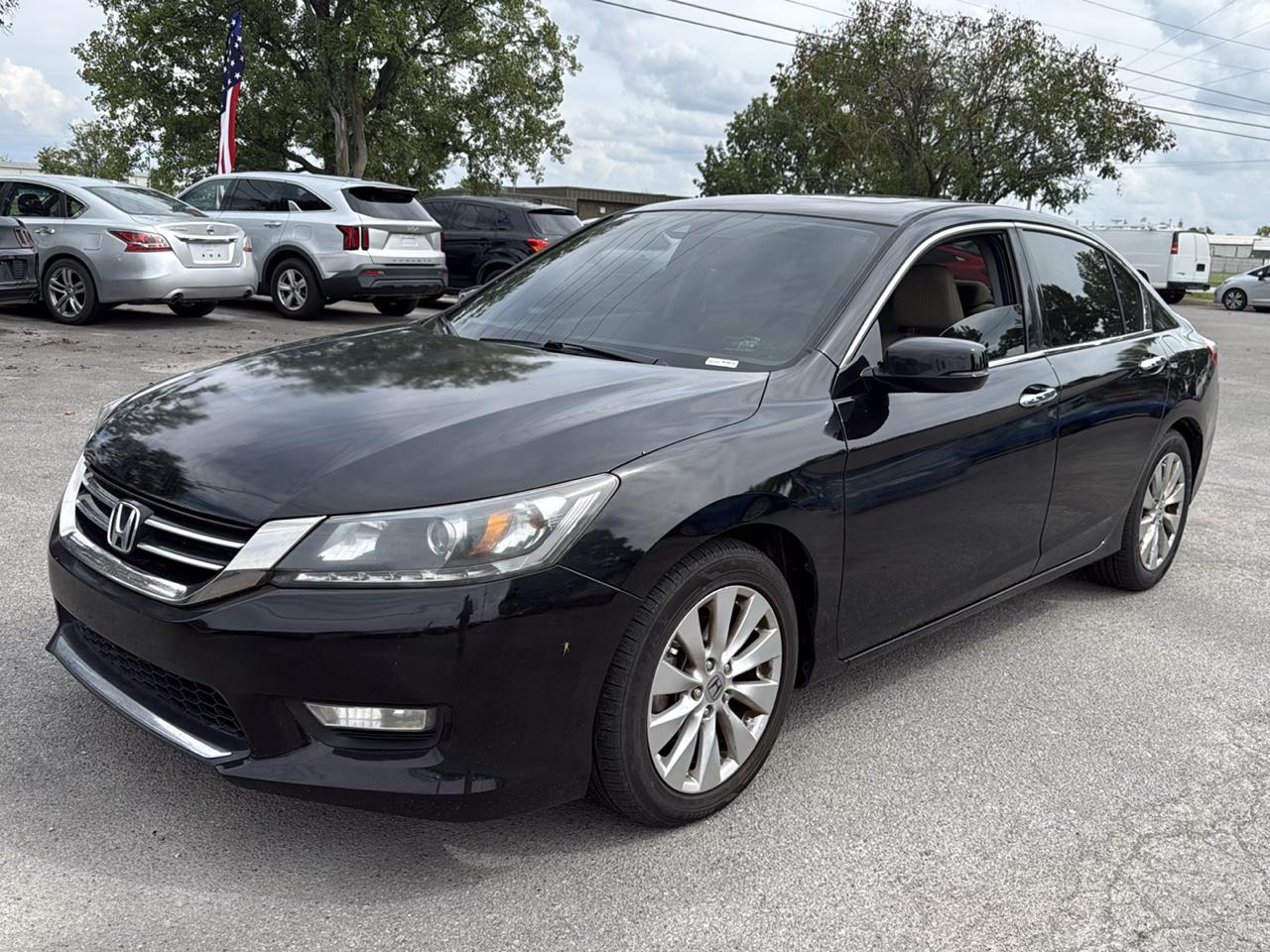 Honda Accord photo 2