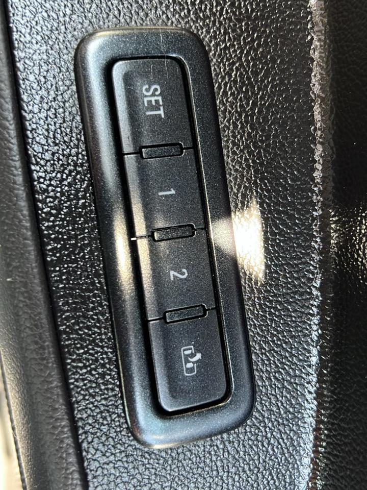 Chevrolet Tahoe 4WD 4dr LT 2015