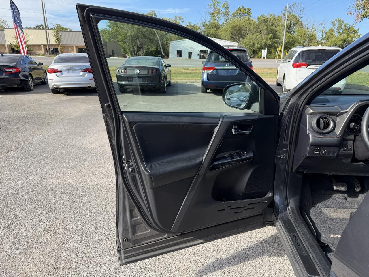 Toyota RAV4 photo 11
