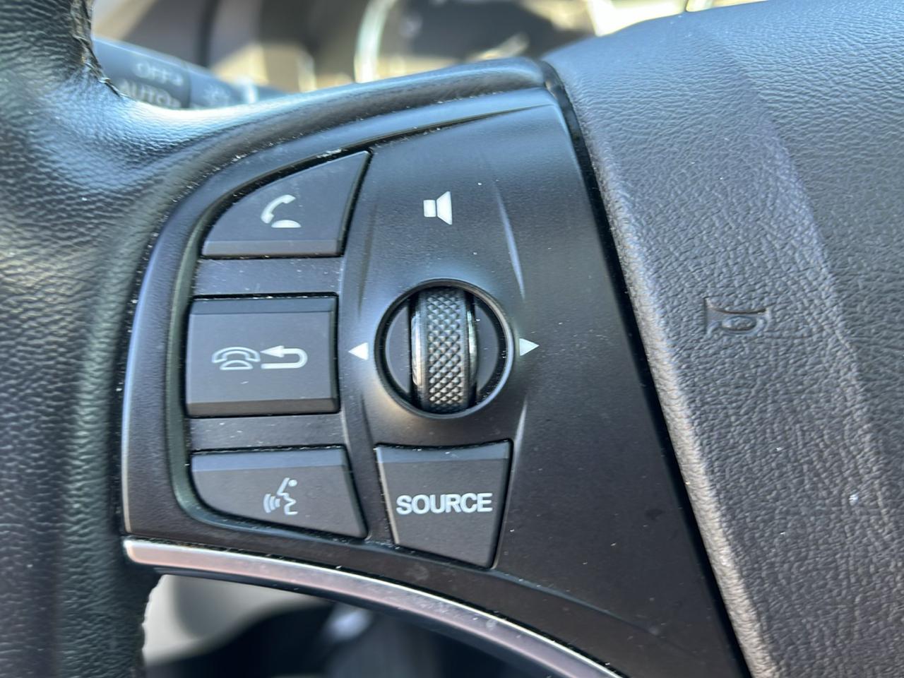 Acura MDX SH-AWD 4dr Tech Pkg 2015