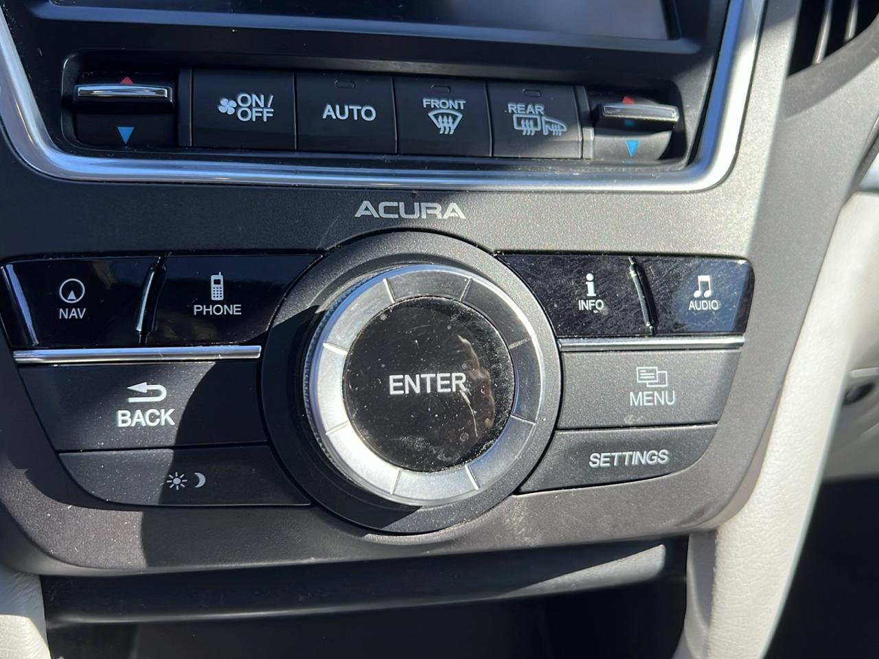 Acura MDX SH-AWD 4dr Tech Pkg 2015