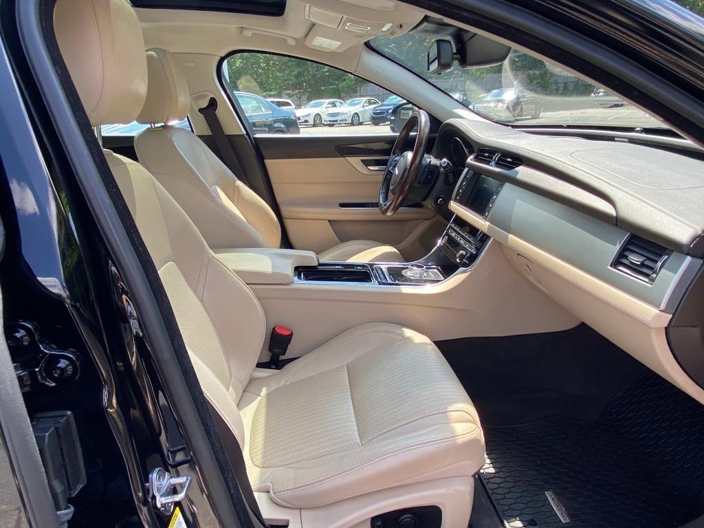 Jaguar XF-Series  2016