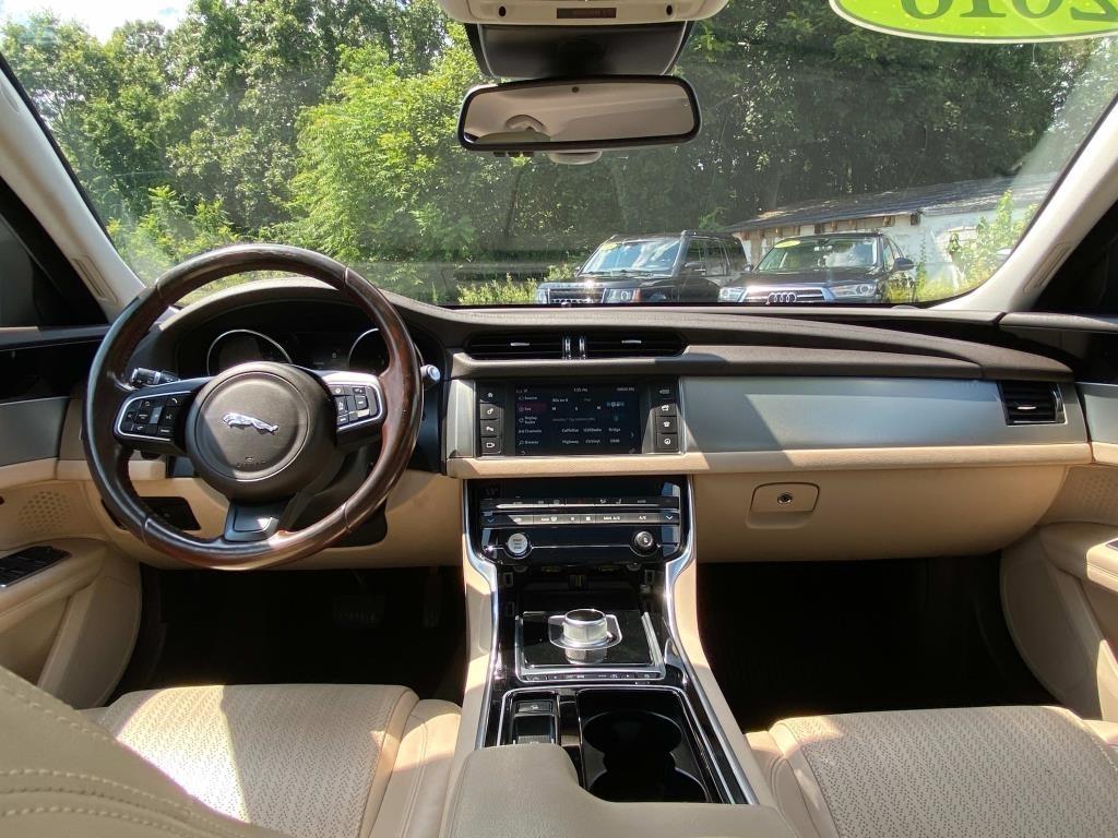 Jaguar XF-Series  2016