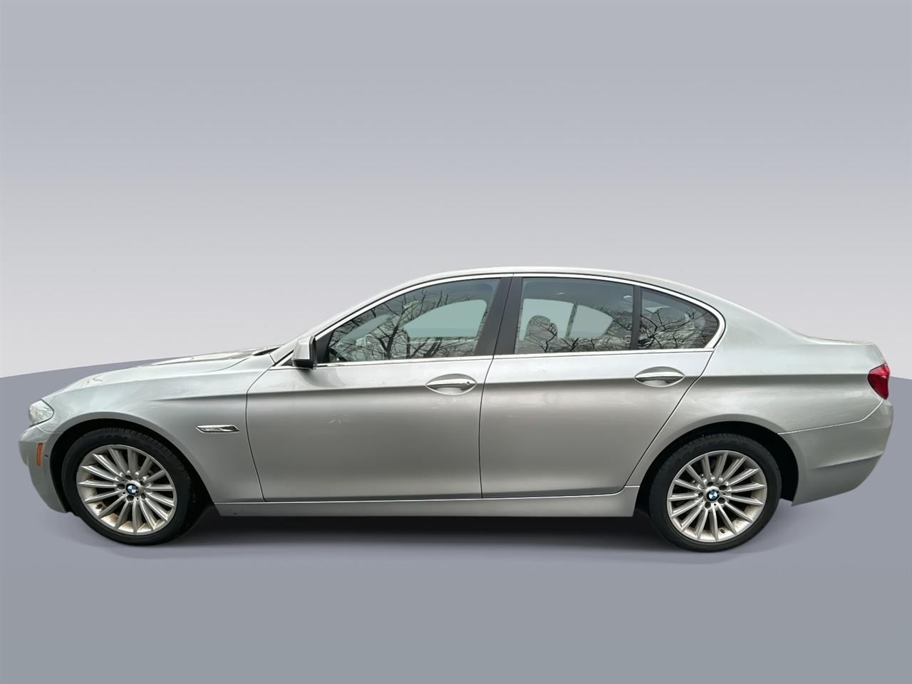 BMW 5-Series  2013