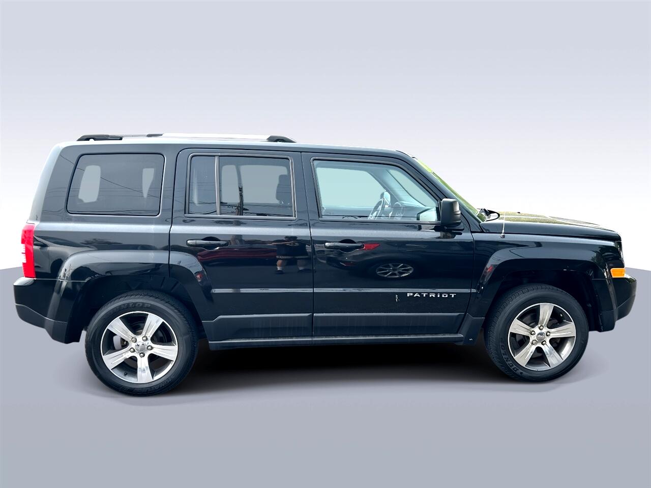 2016 Jeep Patriot High Altitude Altitude Edition photo 2