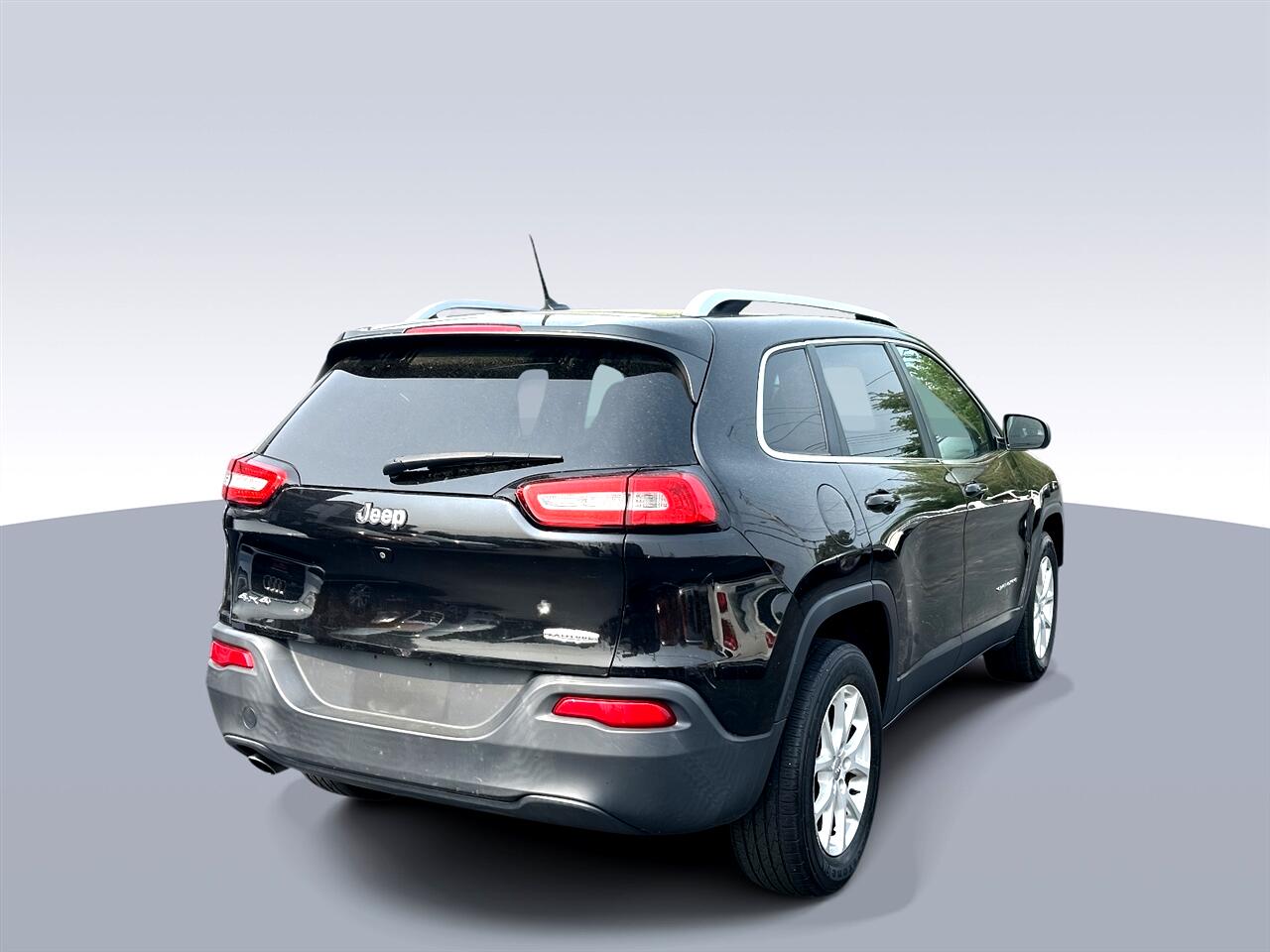 2016 Jeep Cherokee Latitude photo 3