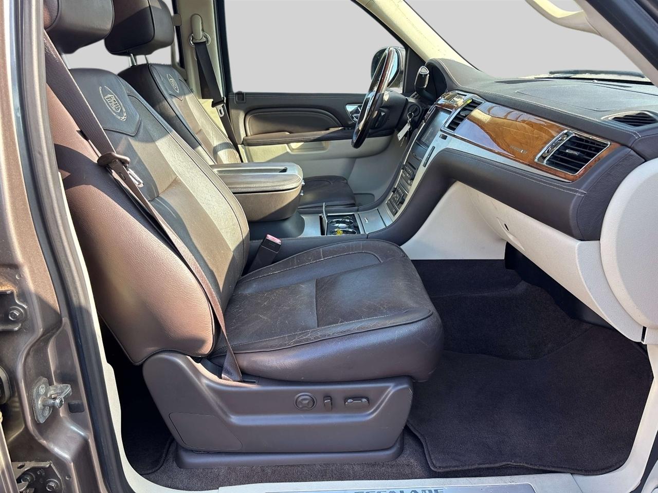 Cadillac Escalade  2012