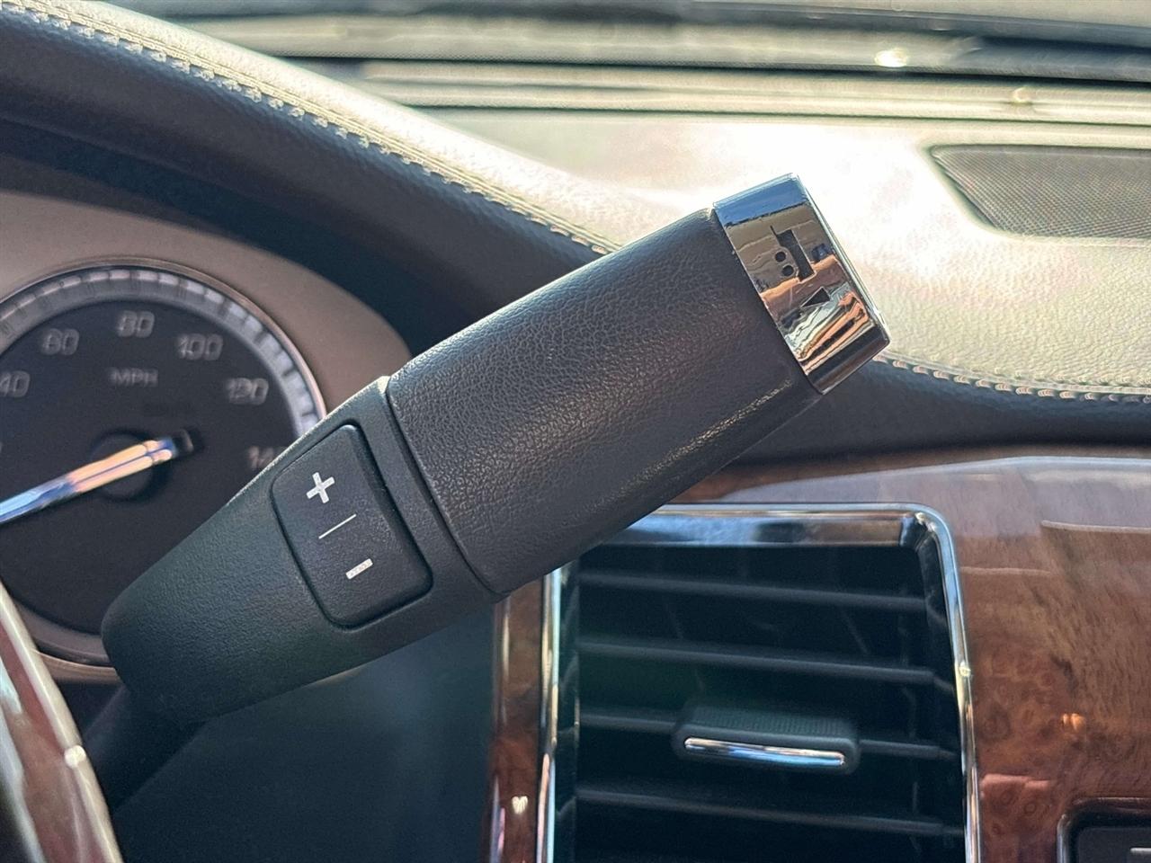 Cadillac Escalade  2012