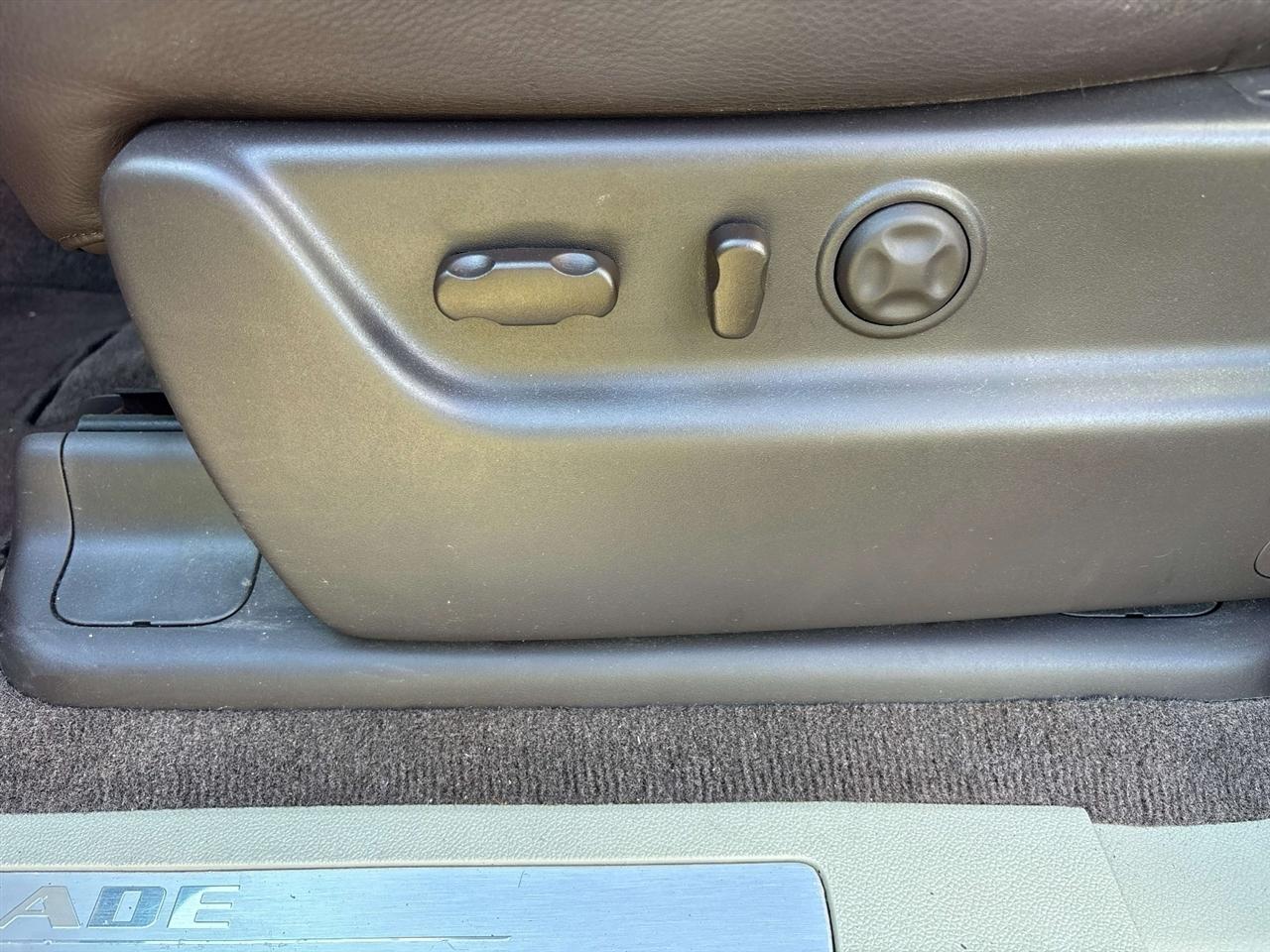 Cadillac Escalade  2012