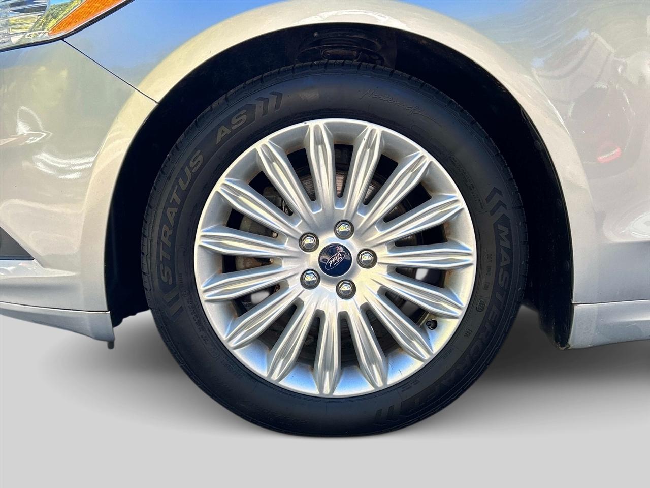 Ford Fusion Hybrid  2015