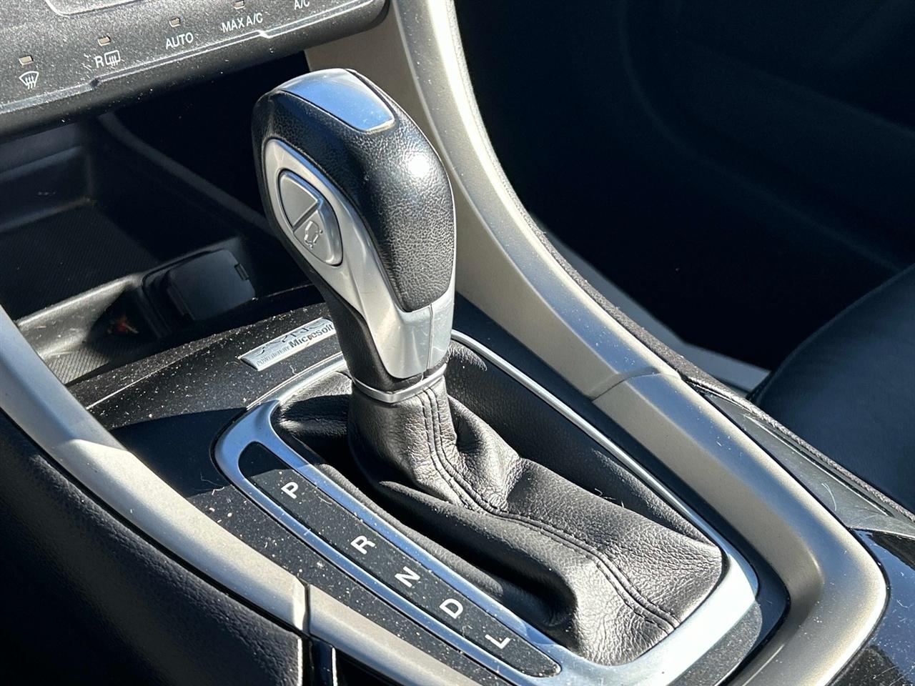 Ford Fusion Hybrid  2015