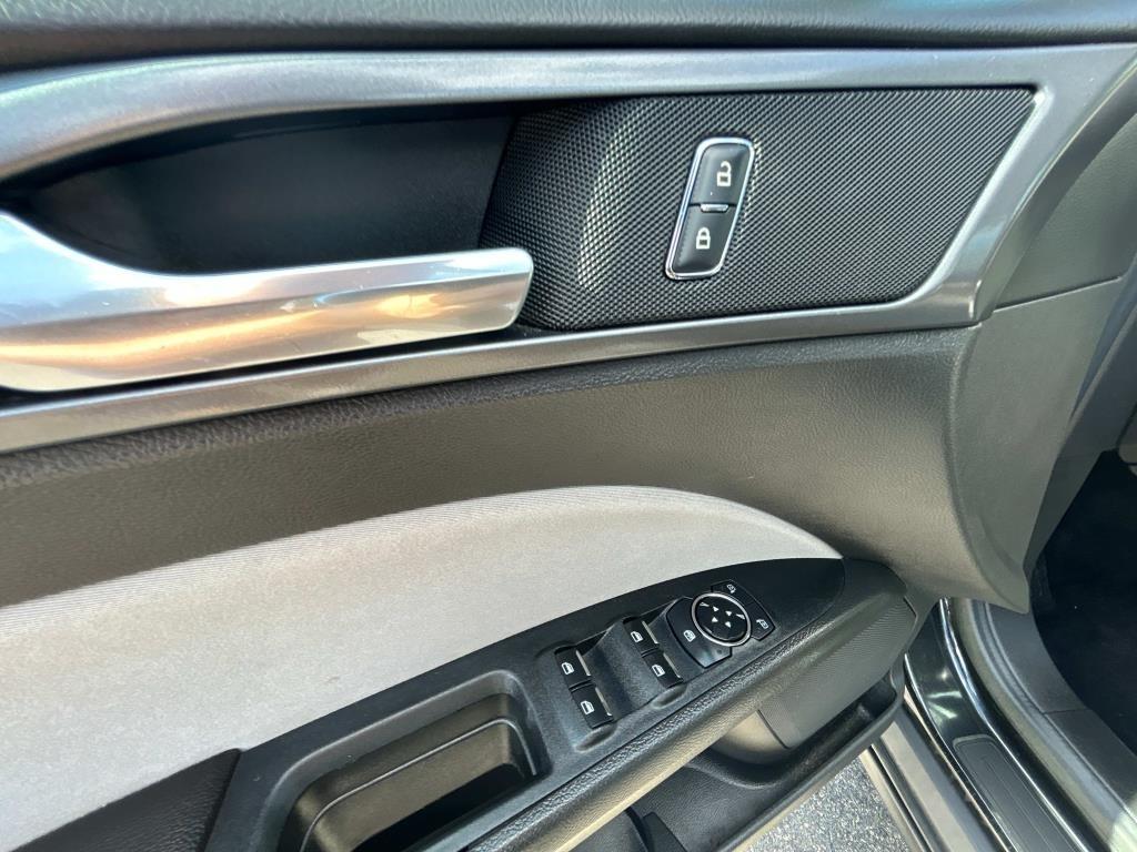 Ford Fusion Hybrid  2014