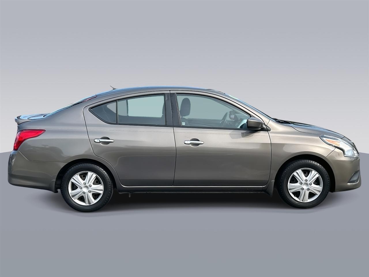 Nissan Versa  2017