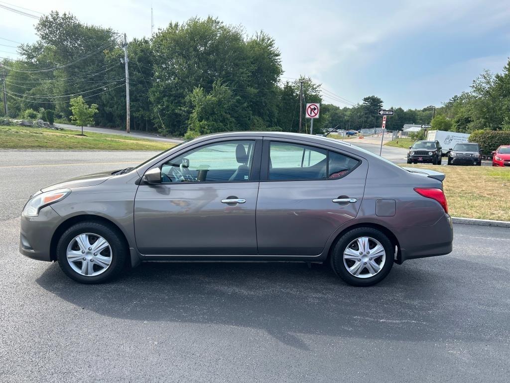 Nissan Versa  2017
