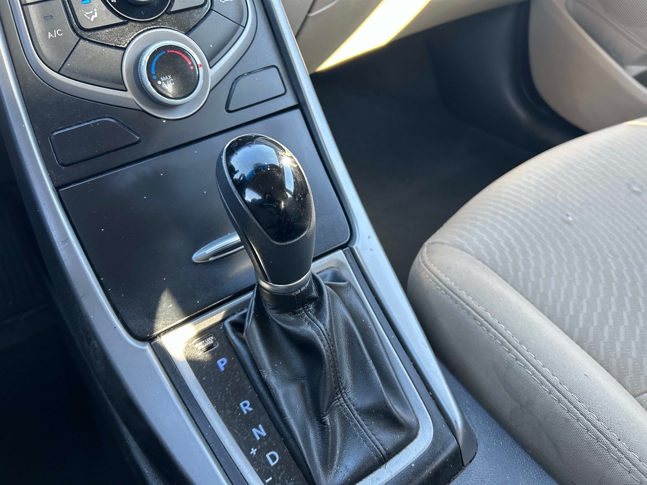 Hyundai Elantra  2016