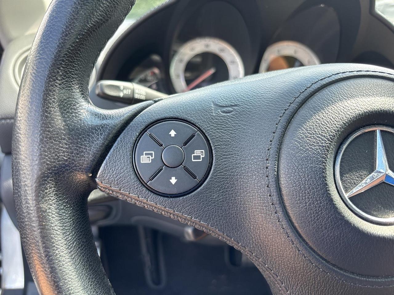 Mercedes-Benz SL-Class  2009