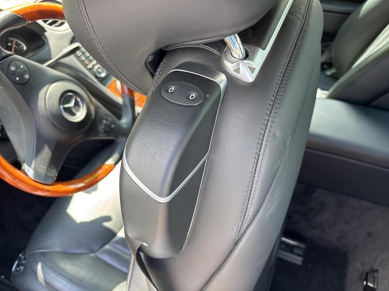 Mercedes-Benz SL-Class  2009