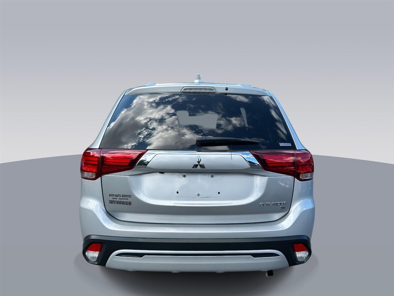 Mitsubishi Outlander  2019