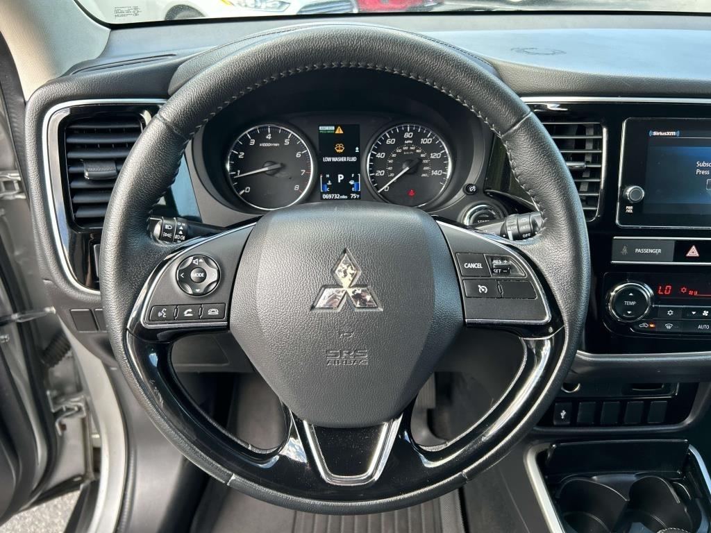 Mitsubishi Outlander  2019