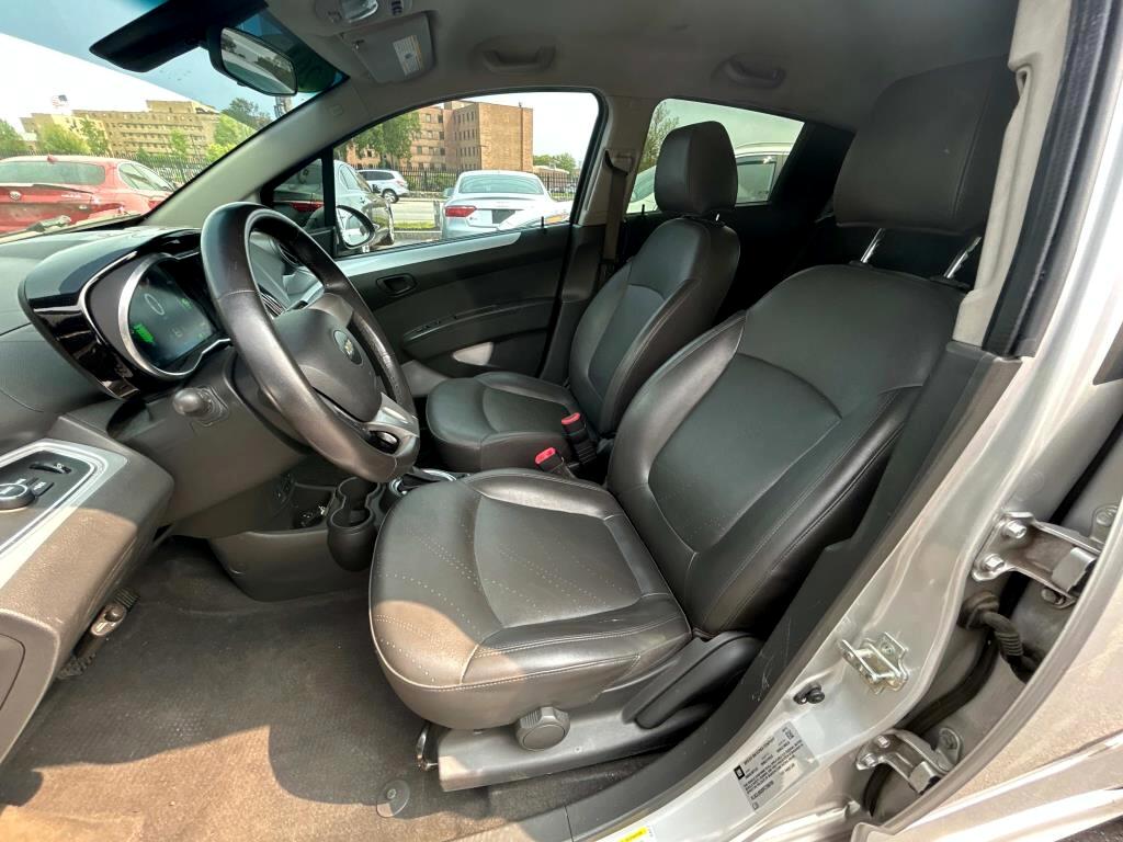 2015 Chevrolet Spark EV LT photo 13