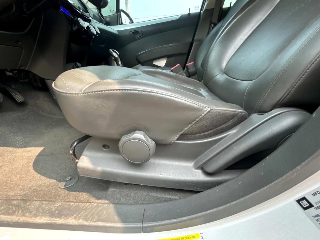 2015 Chevrolet Spark EV LT photo 14