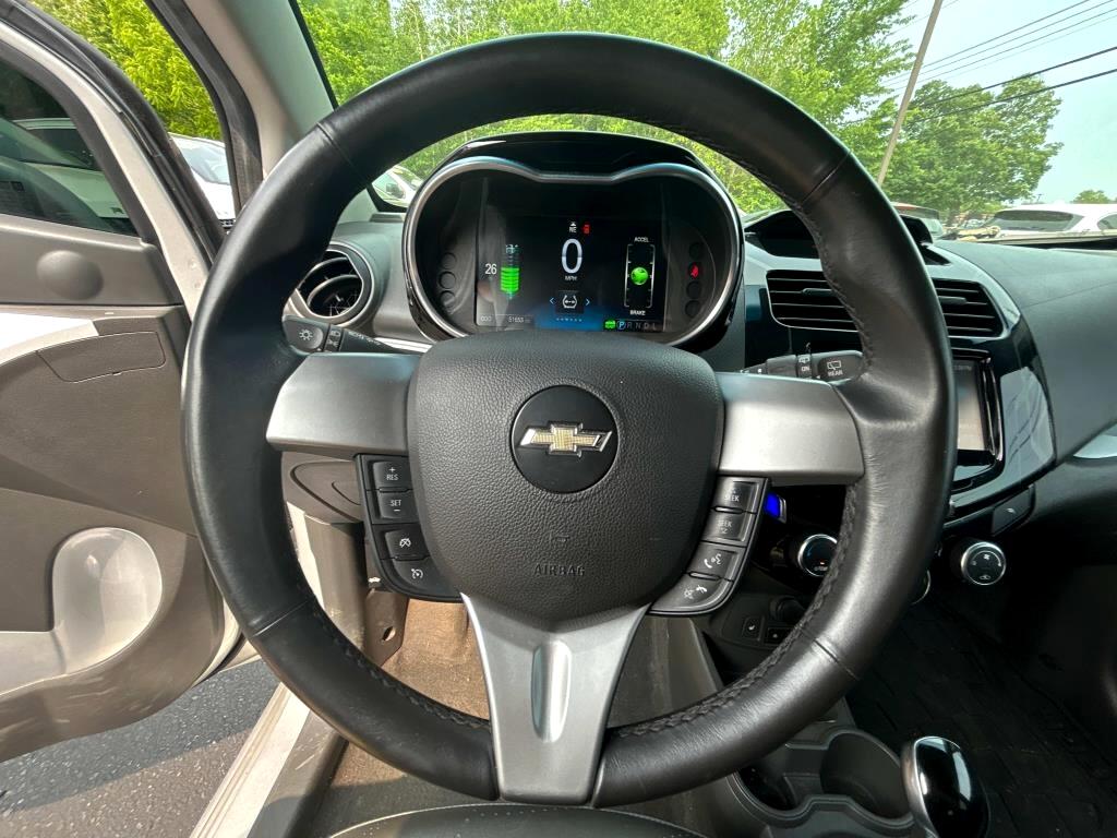 2015 Chevrolet Spark EV LT photo 17