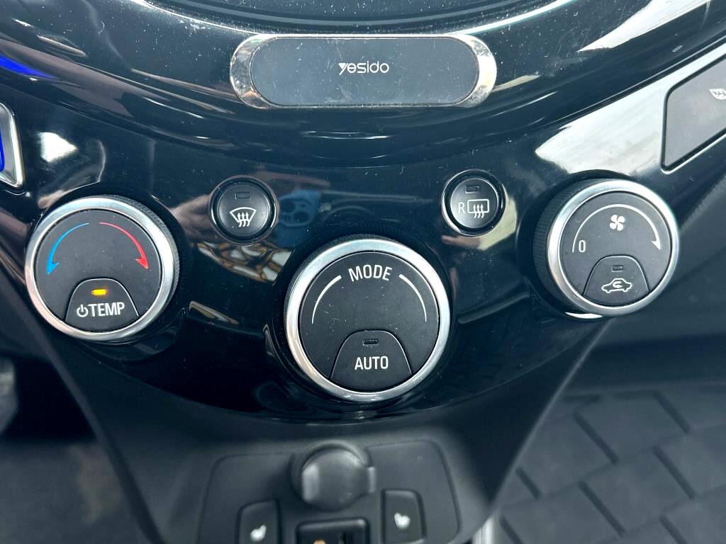 2015 Chevrolet Spark EV LT photo 26