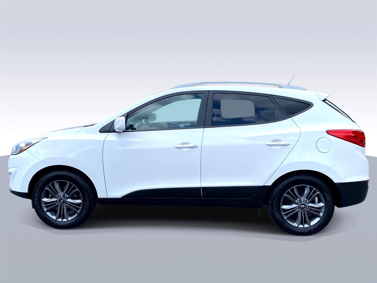 2015 Hyundai Tucson SE photo 2