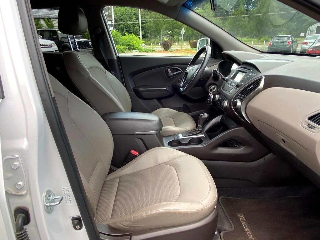 2015 Hyundai Tucson SE photo 4