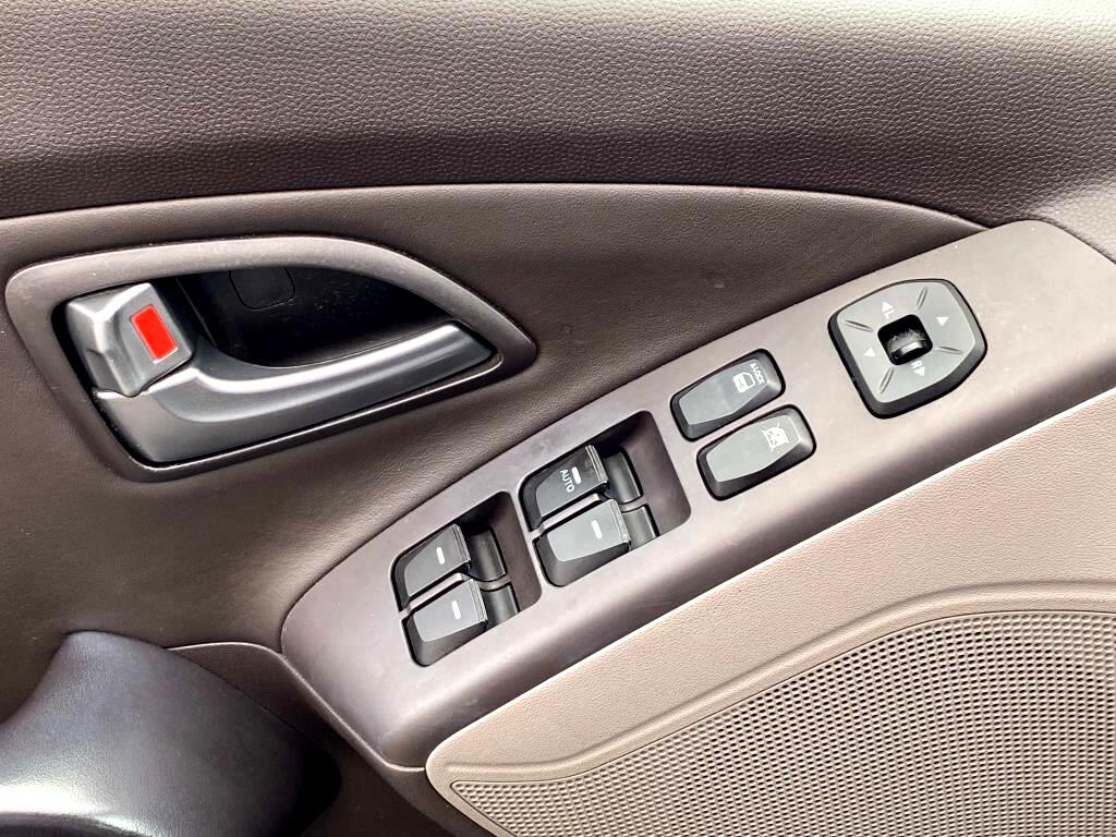 2015 Hyundai Tucson SE photo 12